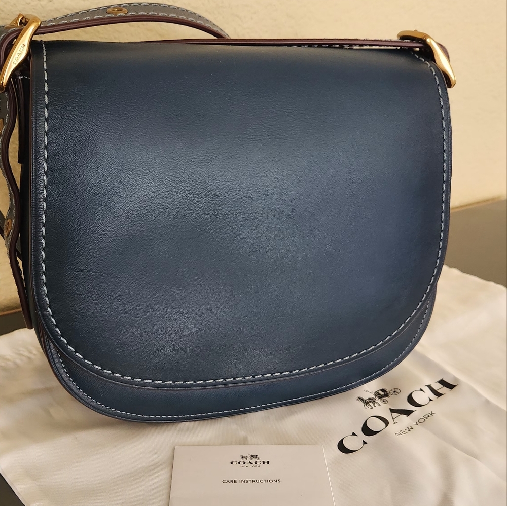 COACH GLVTN SADDLE BAG 23